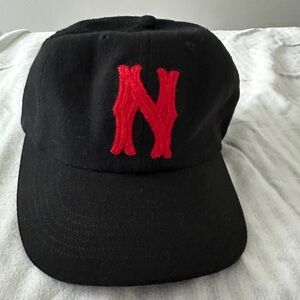 Noah NYC Wool Hat – Black w/ Red Logo